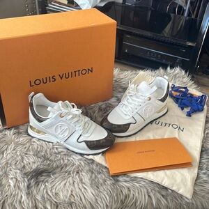 Authentic Louis Vuitton run away sneaker